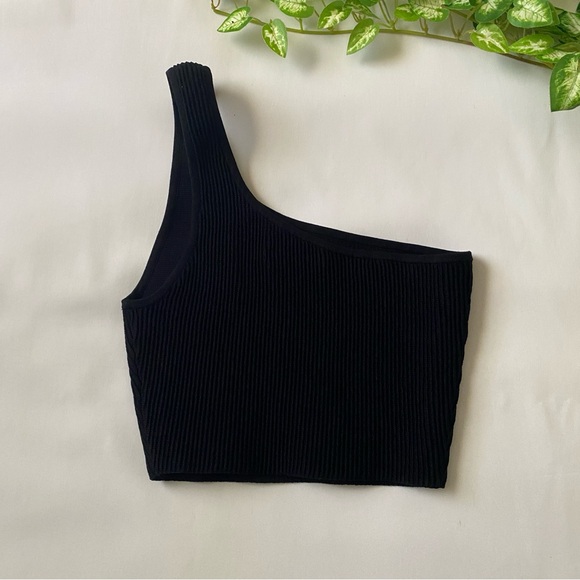 Aritzia Sculpt Knit One-Shoulder Cropped Tank - Picture 5 of 8